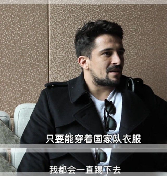 这恰是《教父》给人的感受，将传统黑帮片子鲜明亮丽的那面一网打尽，剩下留给我们的就是：部族式的强烈虔诚感、产生在布鲁克林那些足乃至命的小范围邻里冲突，和人若犯我，有仇必报的复仇模式。